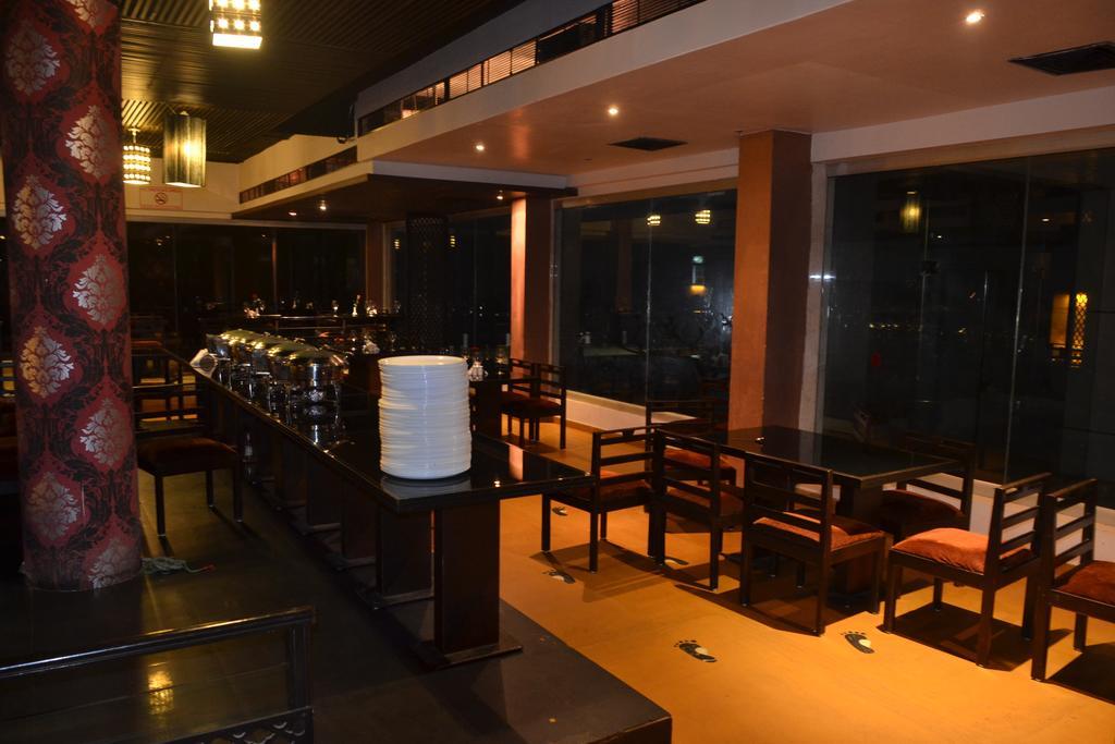 Sea Rock Inn 达曼 外观 照片
