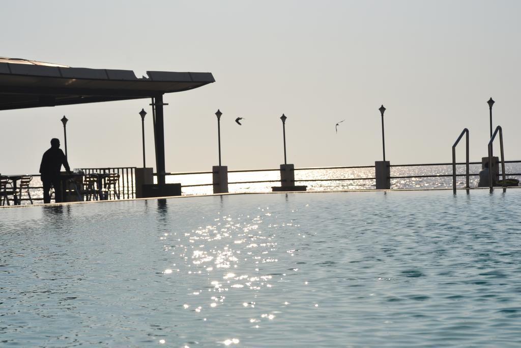 Sea Rock Inn 达曼 外观 照片