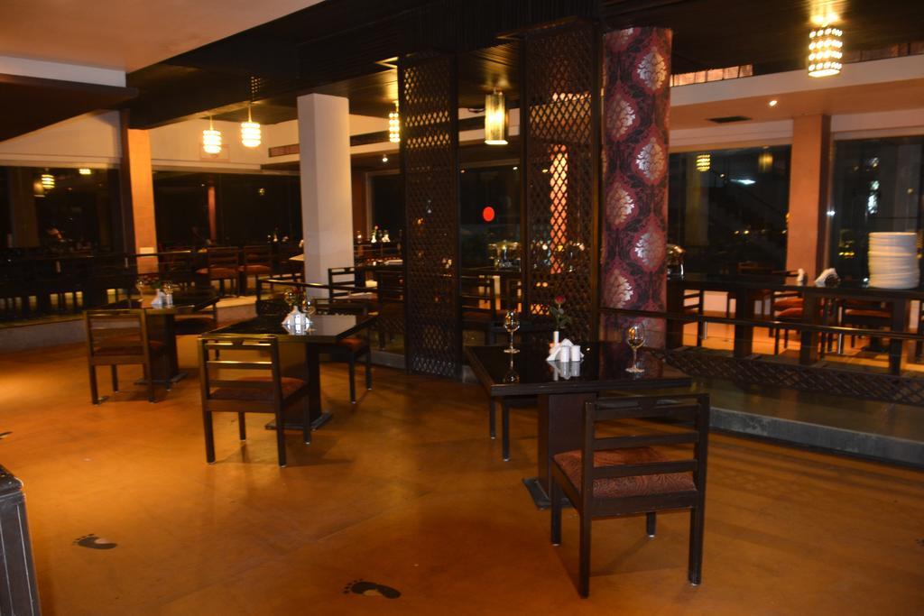 Sea Rock Inn 达曼 外观 照片
