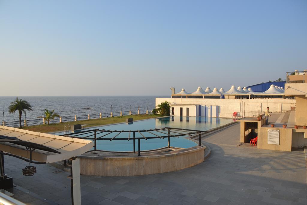 Sea Rock Inn 达曼 外观 照片