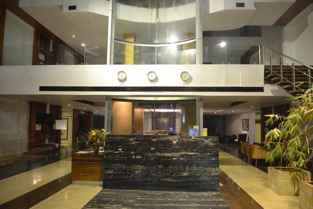 Sea Rock Inn 达曼 外观 照片